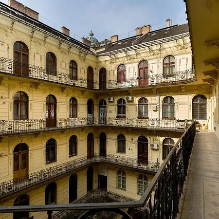 Mondain Apartamento *