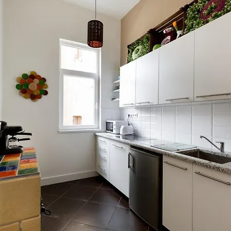 Mondain Apartment