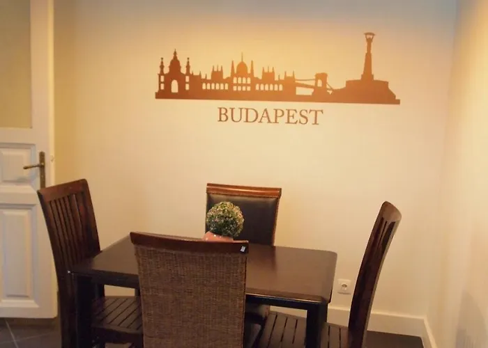 Apartament Mondain *