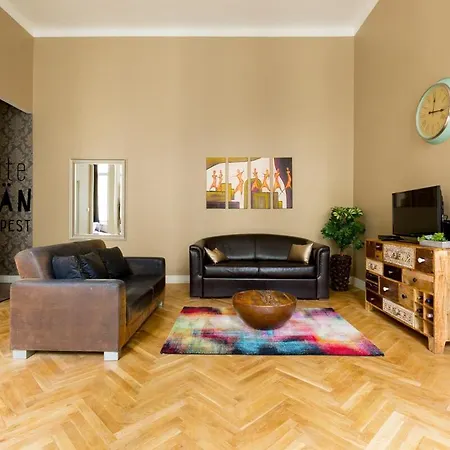 Mondain Apartamento